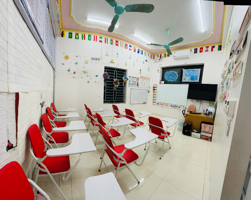 Trung Tâm Ngoại Ngữ E-Light Center - Tam Nông, Phú Thọ