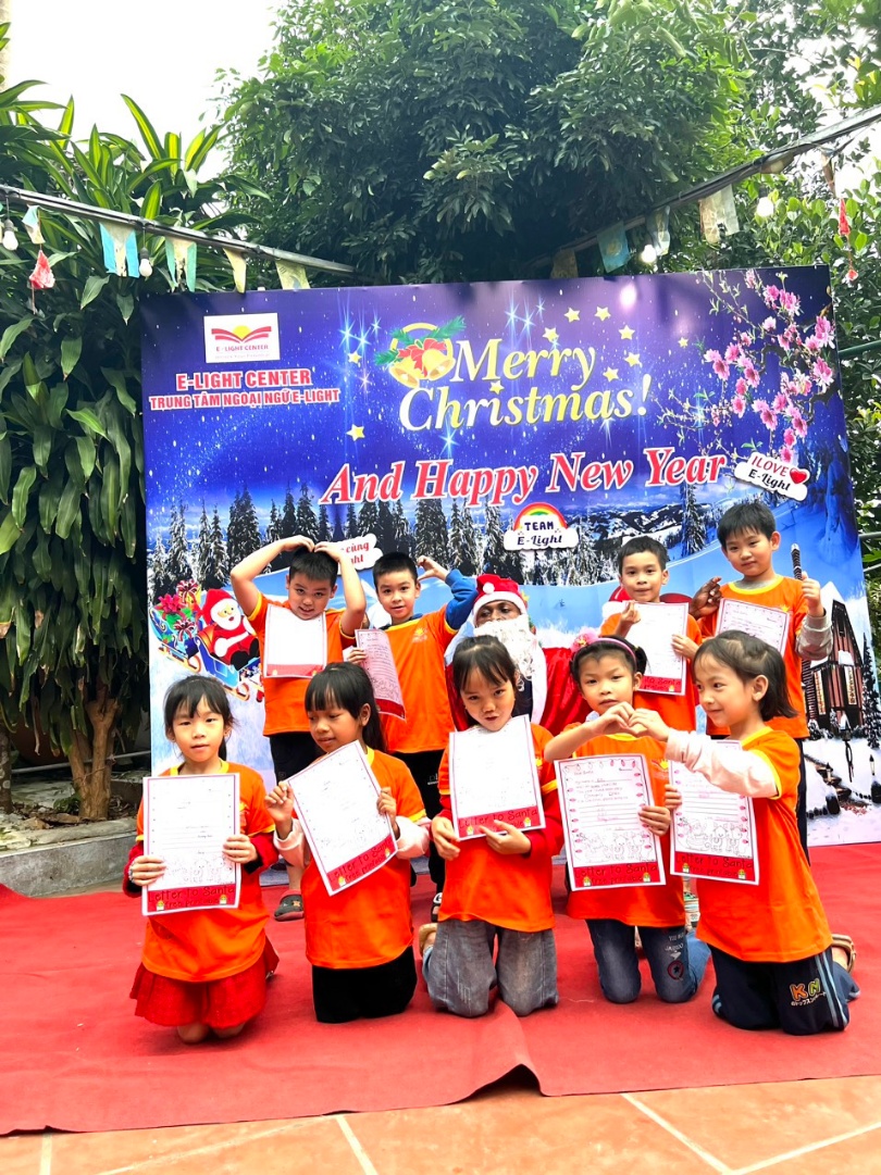 Trung Tâm Ngoại Ngữ E-Light Center - Tam Nông, Phú Thọ