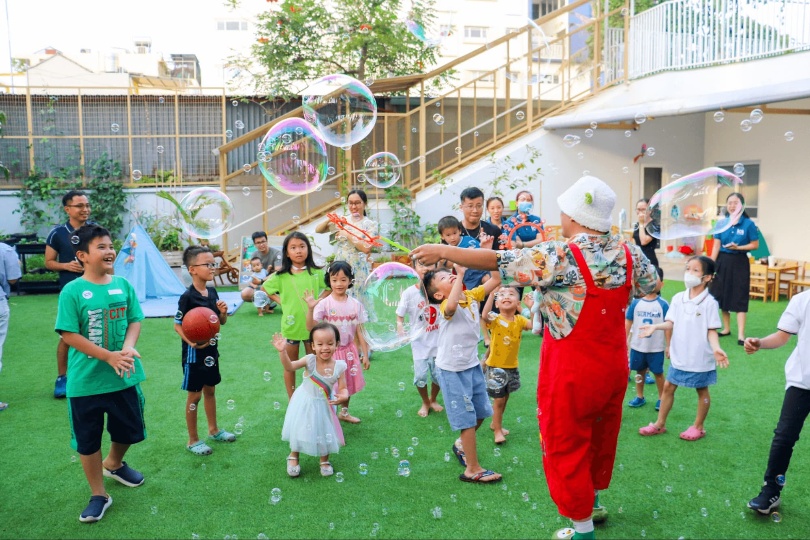 Trò chơi bong bóng khổng lồ