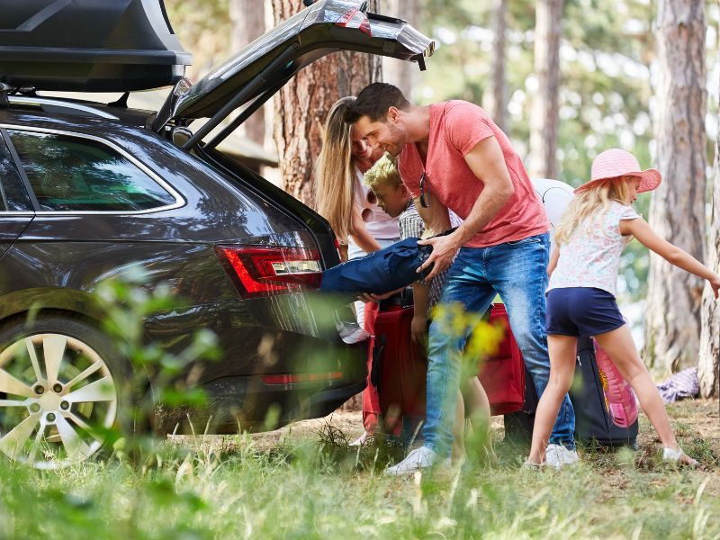 Gia đình có con nhỏ nên mua xe hơi nào?