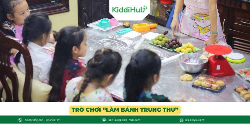 Trò chơi “Làm bánh Trung Thu”