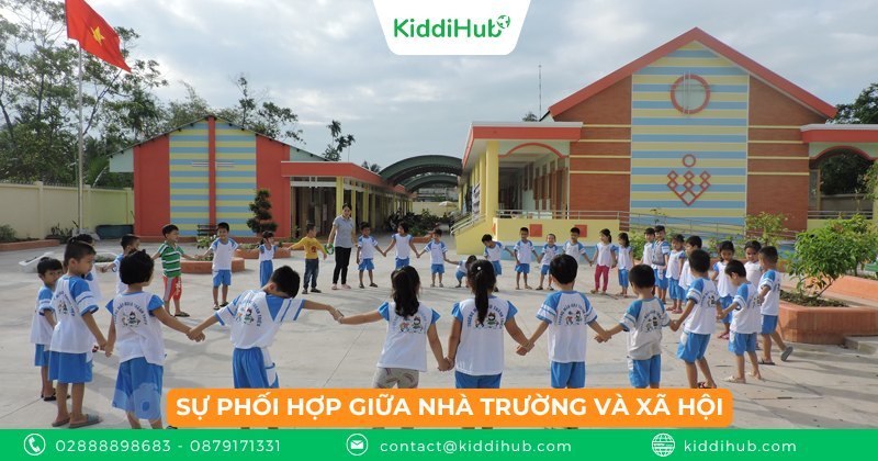 Sự phối hợp giữa nhà trường và xã hội