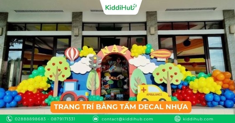Trang trí bằng tấm decal nhựa