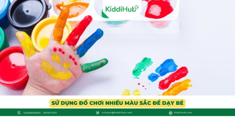 Sử dụng đồ chơi nhiều màu sắc để dạy bé