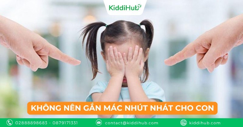 Không nên gắn mác nhút nhát cho con