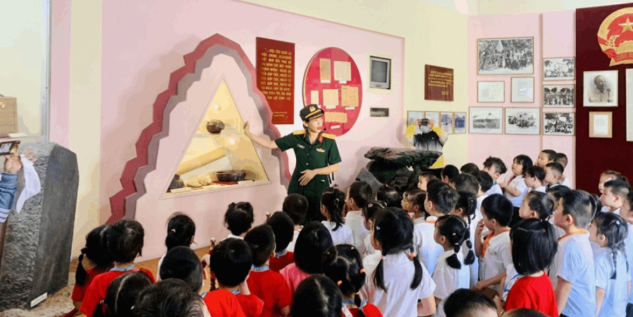 hoạt động mầm non chào mừng 30/4-1/5