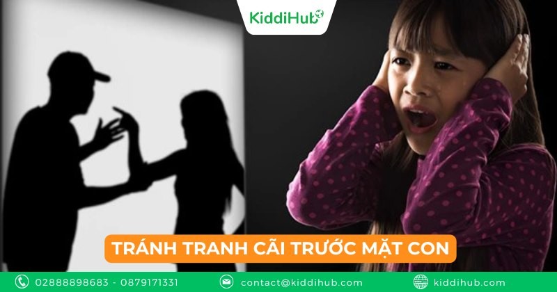 Tránh tranh cãi trước mặt con