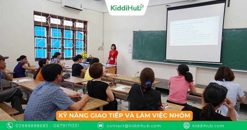 Kỹ năng giao tiếp và làm việc nhóm