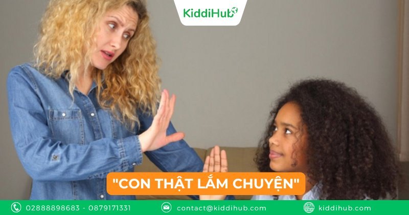 "Con thật lắm chuyện"