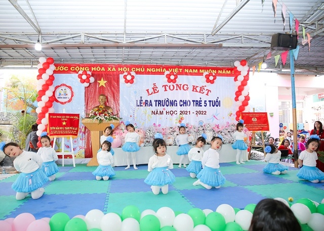 kich-ban-to-chuc-le-truong-thanh-le-ra-truong