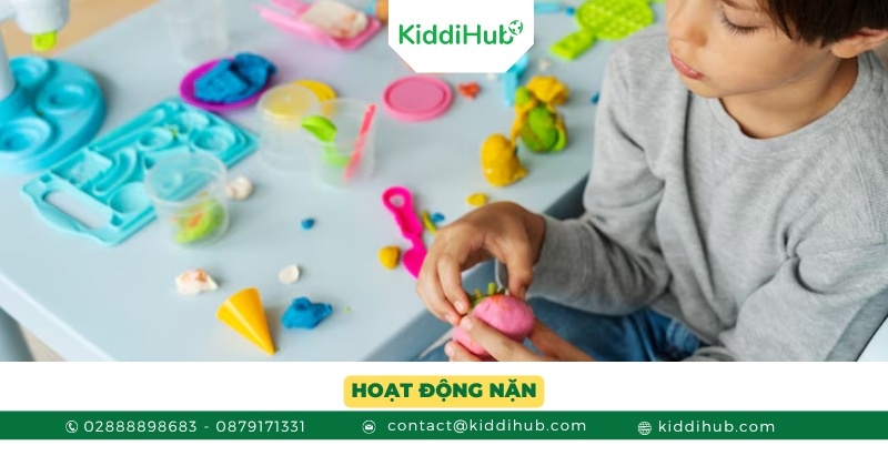 Hoạt động nặn&nbsp; 