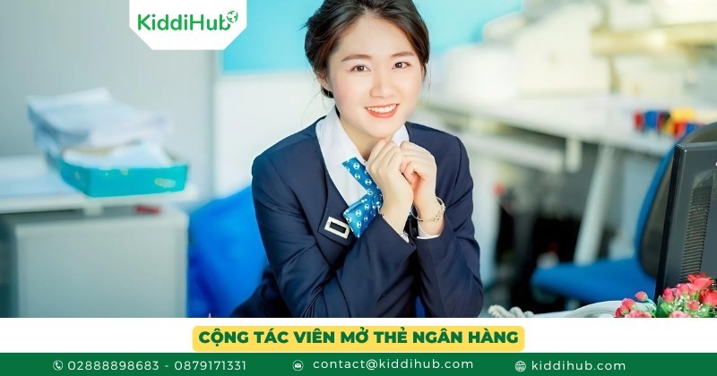 Cộng tác viên mở thẻ ngân hàng