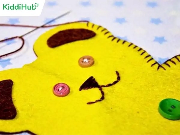 Bước 2: Trang trí trước khi khâu 