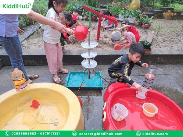 Cách làm trò chơi “Thác nước tí hon” - Đồ chơi cát nước tự làm