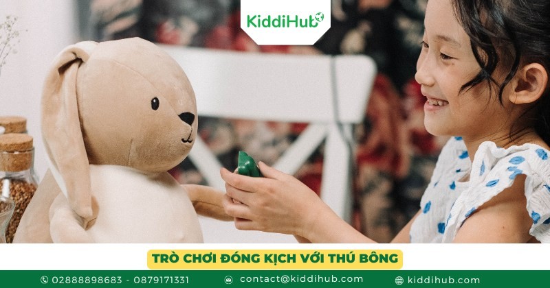 Trò chơi đóng kịch với thú bông