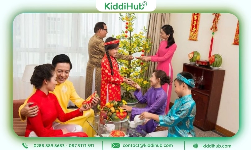 Ảnh Tết 2026 ghi lại gia đình sum họp tràn niềm vui