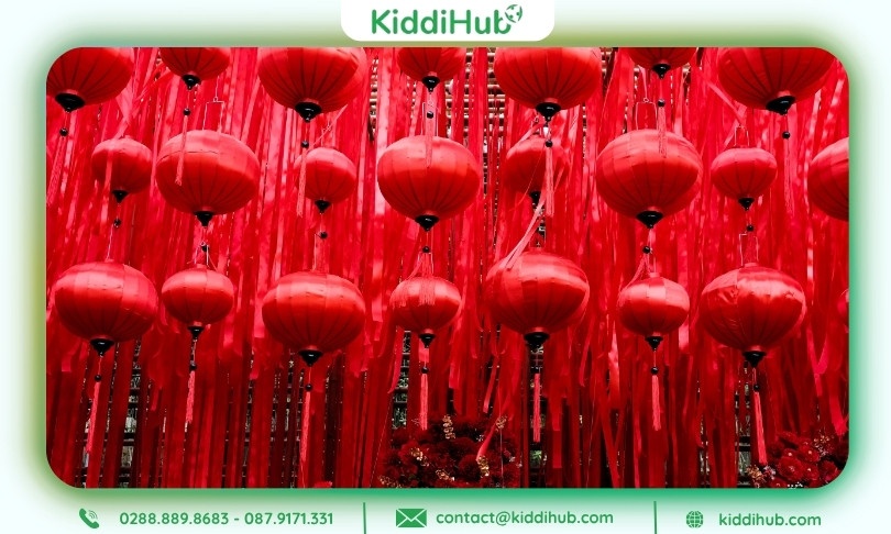 Trang trí Tết 2026 rực rỡ với đèn lồng đỏ nổi bật