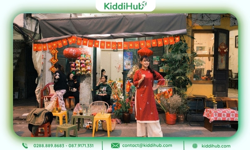 Trang trí Tết 2026 cửa hàng với tiểu cảnh sinh động