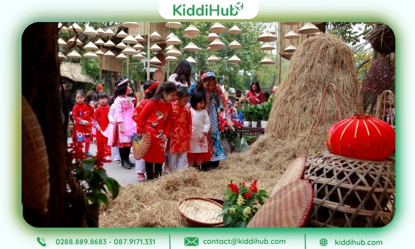 Góc check-in sinh động cho trang trí gian hàng Tết cho trường mầm non