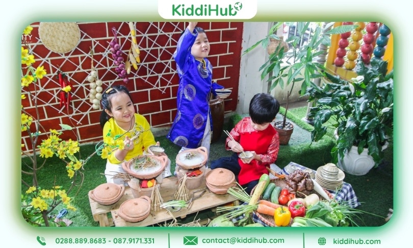 Trang trí gian hàng Tết mầm non bằng tiểu cảnh chợ quê sinh động