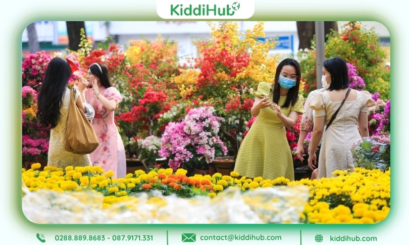 Hình ảnh Tết âm lịch 2026 chợ hoa Xuân nhộn nhịp, sôi động