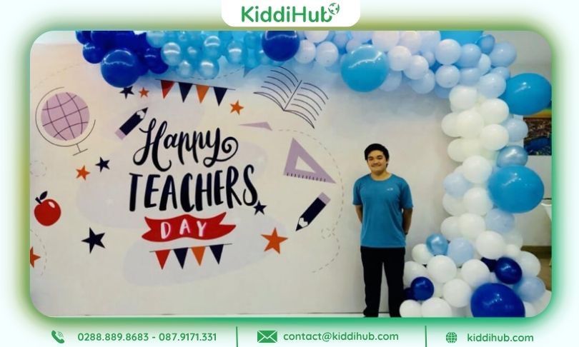 Trang trí lớp học mầm non 20 11 bằng giấy và bóng bay đẹp mê ly