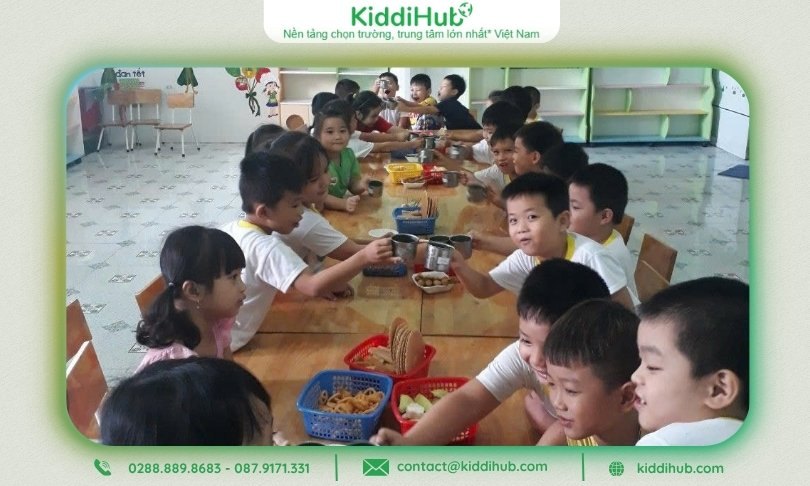 Tổ chức liên hoan nhỏ