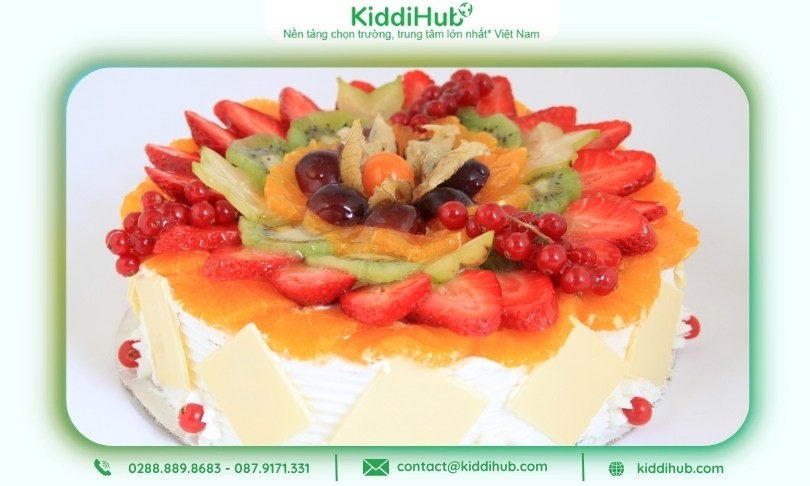 Bánh sinh nhật tặng mẹ 20/10 trang trí hoa quả