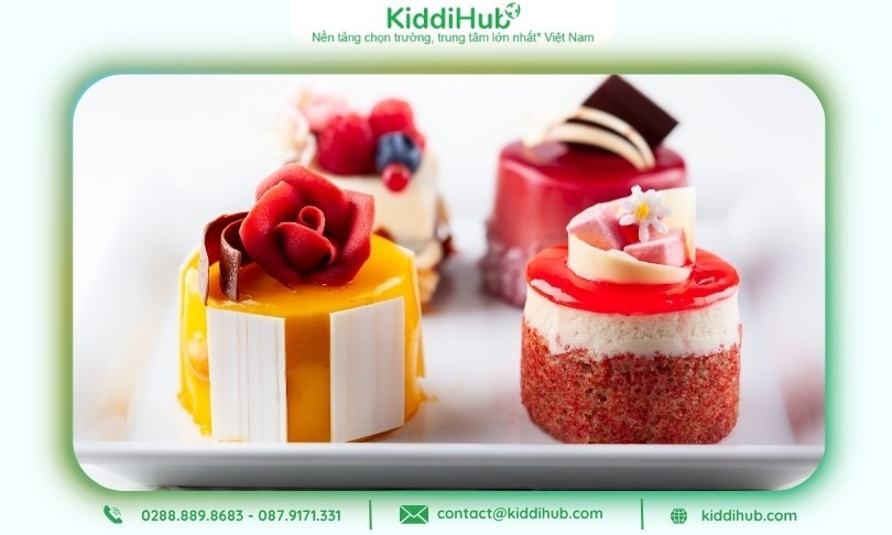 Bánh cupcake 20/10 trang trí trái cây bắt mắt