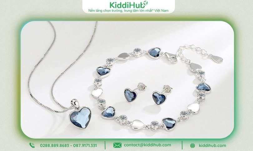 Dây chuyền hoặc lắc tay - Gửi gắm lời hứa gắn bó và yêu thương dài lâu