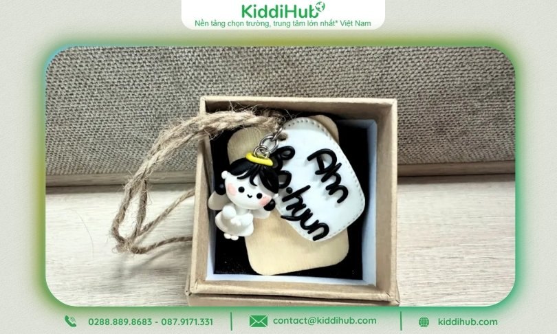 Móc khóa da khắc tên người nhận