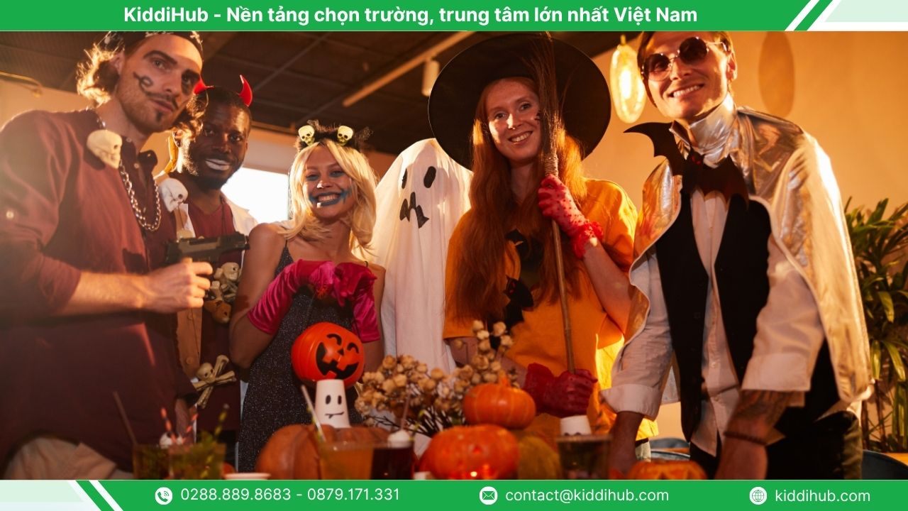 Kiểm tra âm thanh, ánh sáng và đạo cụ trước khi dẫn