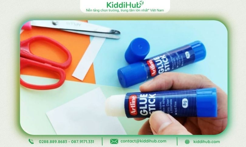 Chuẩn bị dụng cụ cắt, dán và vẽ