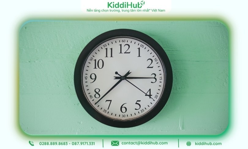 Quà 20/10 cho mẹ chồng làm nhà nước - Đồng hồ treo tường làm đẹp không gian làm việc