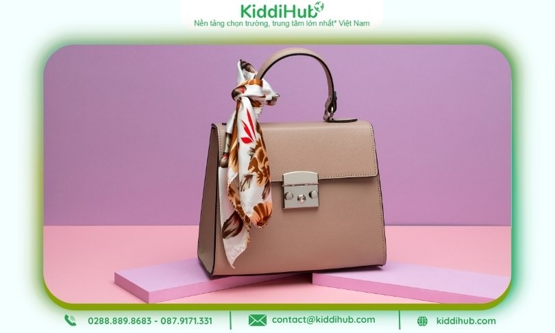 Túi xách sang trọng vừa tiện lợi, vừa giúp mẹ chồng nổi bật khi đi dự tiệc