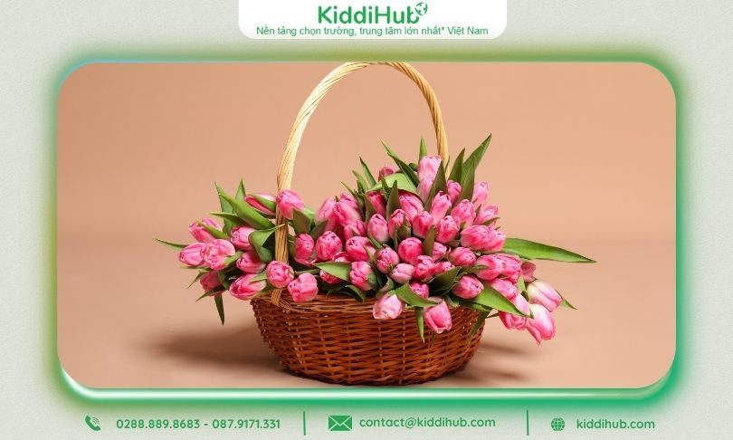 Giỏ hoa tone hồng thu hút ánh nhìn, khiến vợ say đắm