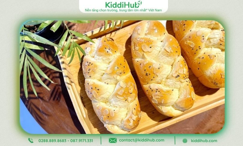 Bánh mì hoa cúc – Thơm mềm, vàng óng, biểu tượng của hạnh phúc