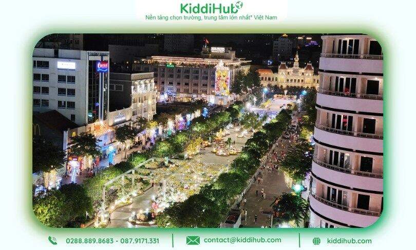 Đi chơi 20/10 ở TpHCM, tản bộ và check-in mọi góc phố lung linh tại phố đi bộ Nguyễn Huệ