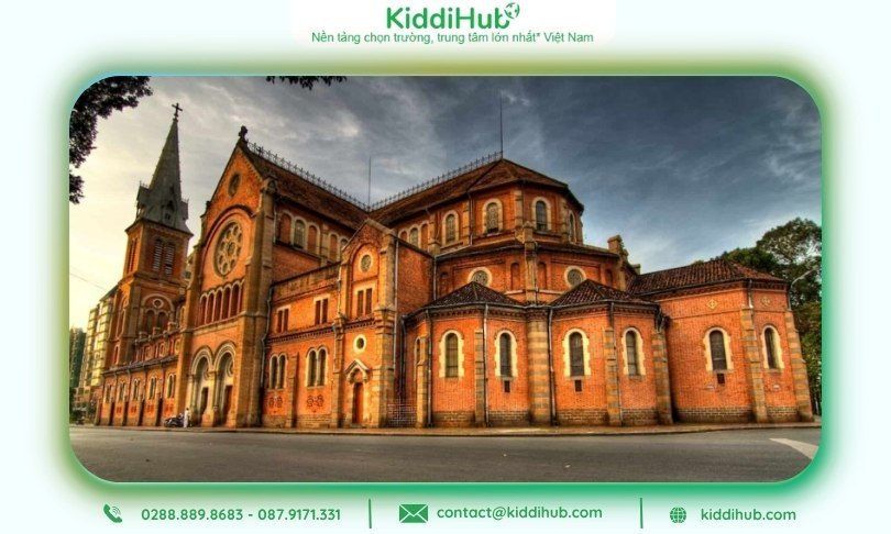 Địa điểm đi chơi 20/10 TpHCM check-in góc Gothic cực “chill” tại Nhà thờ Đức Bà