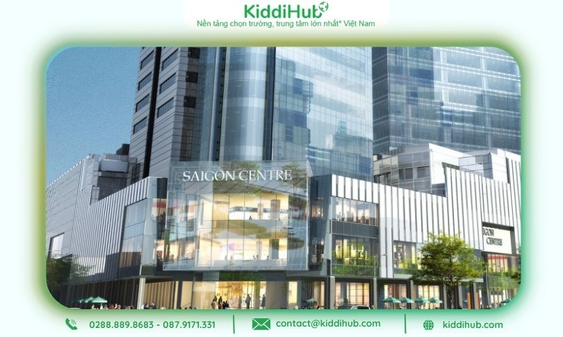 Check-in rực rỡ tại trung tâm thương mại cho nhóm bạn dịp 20/10