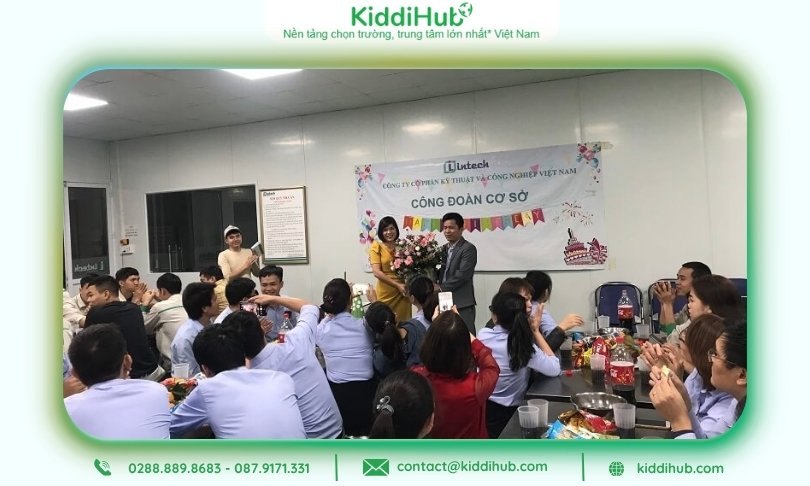 Tặng thiệp và quà nhỏ, lan tỏa yêu thương 20/10