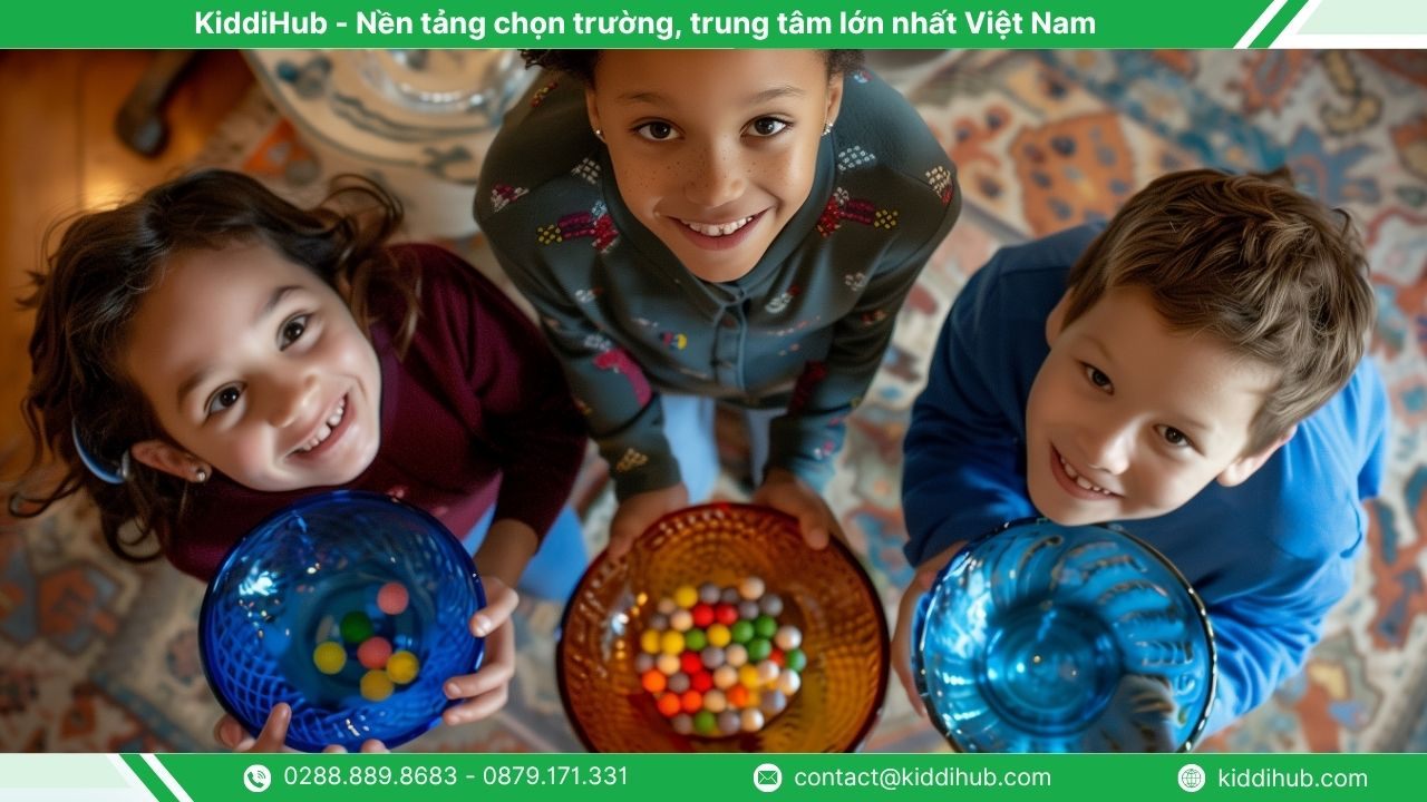 truyền thống “Trick or Treat” gắn với kẹo Halloween