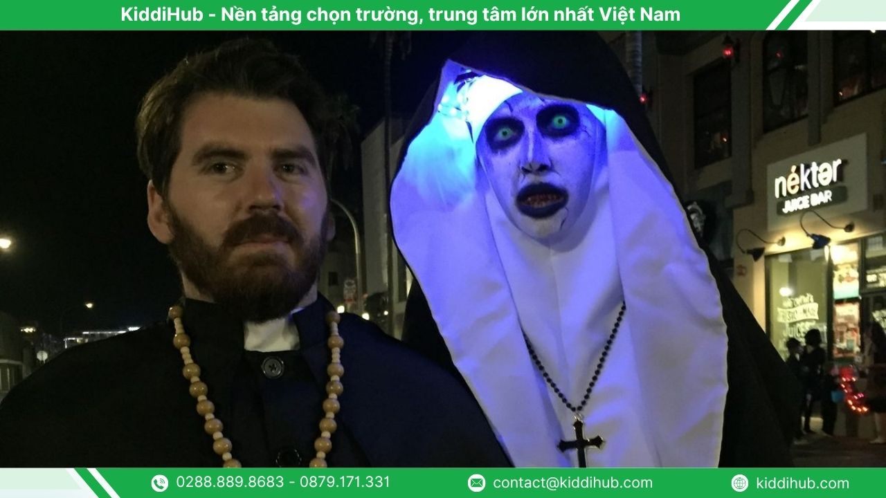 Ý tưởng hóa trang Halloween thành Valak