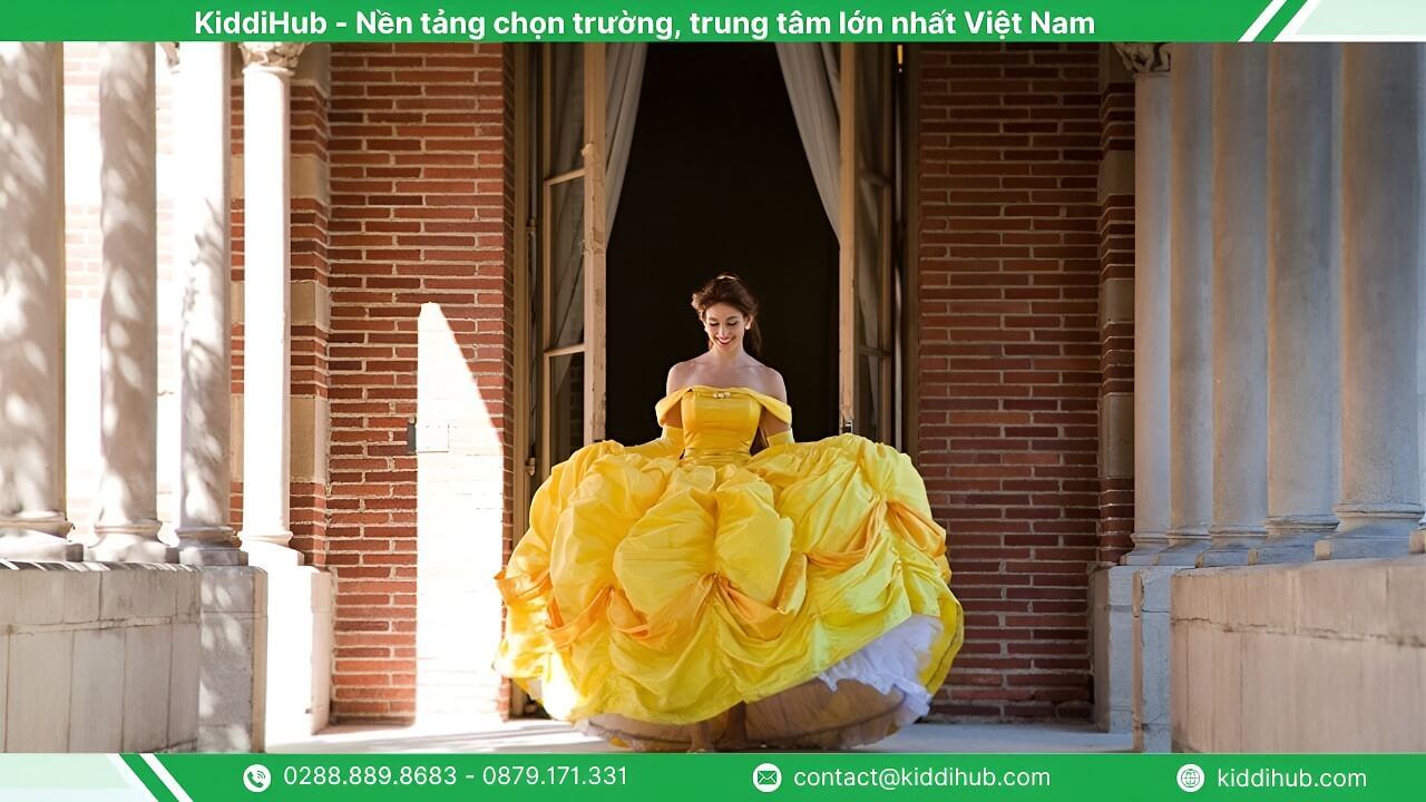 Hóa trang thành công chúa trong Halloween Belle