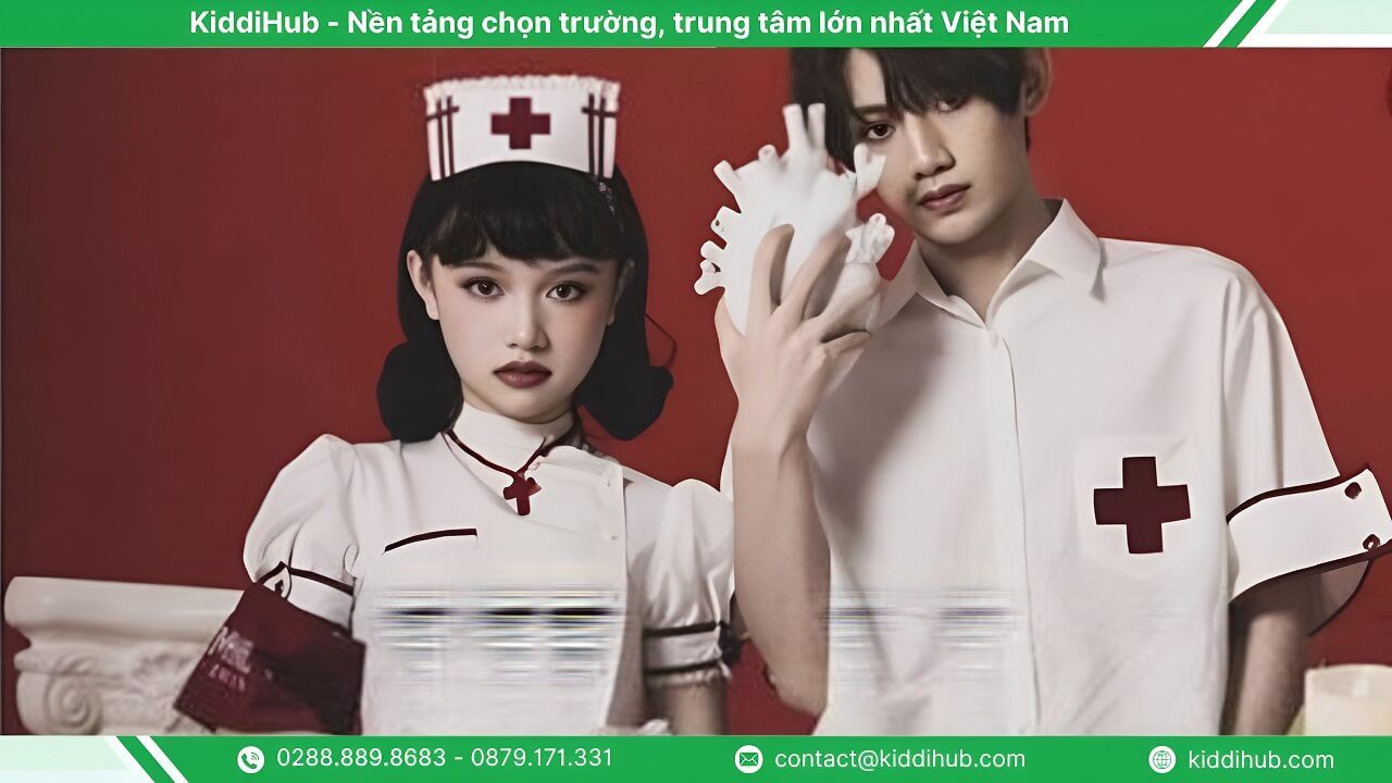 Hóa trang Halloween sexy nữ y tá