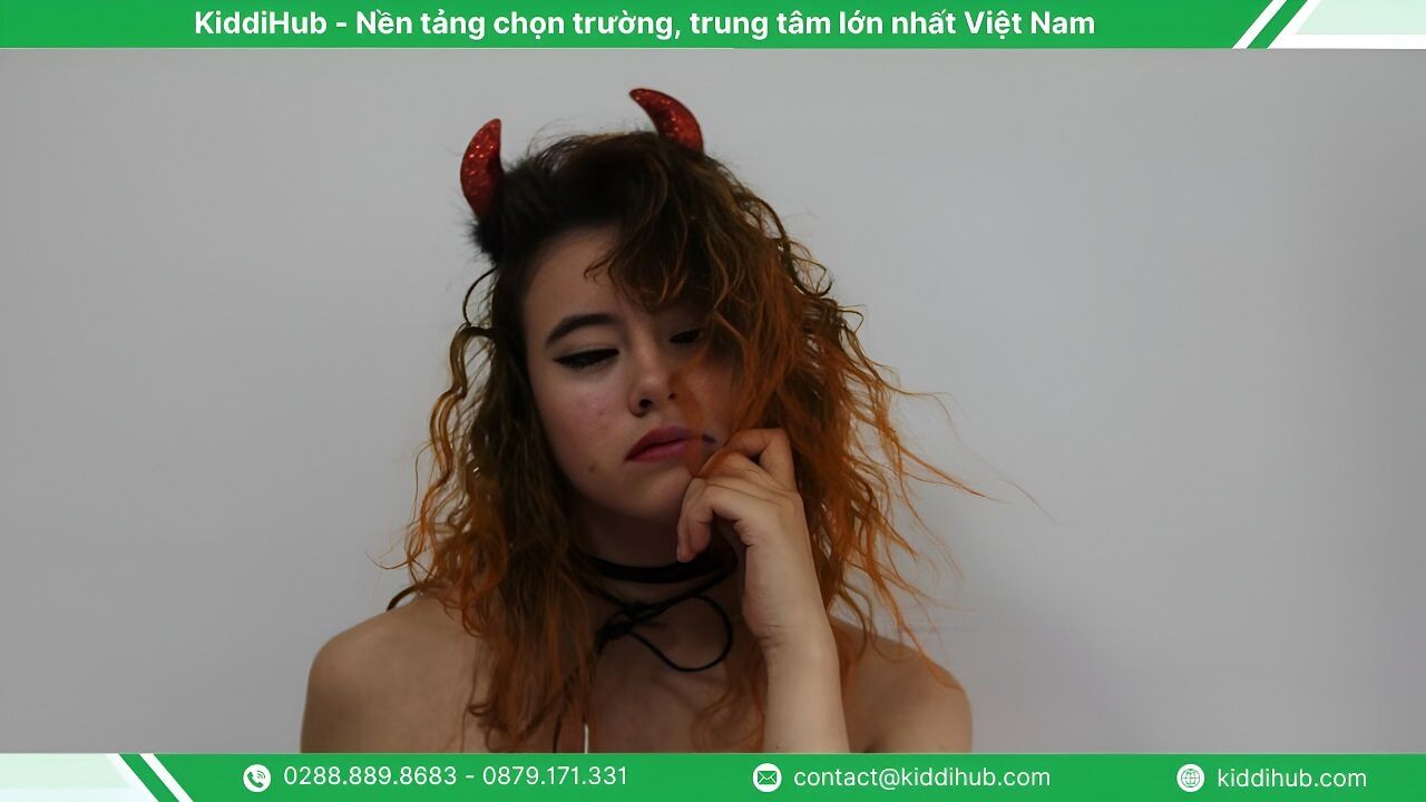 Hóa trang Halloween sexy quỷ đỏ