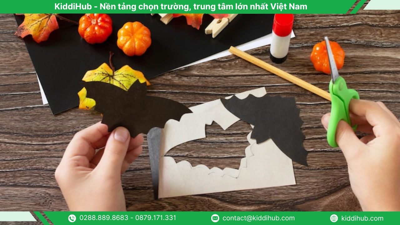 Sáng tạo từ giấy dán và tô màu