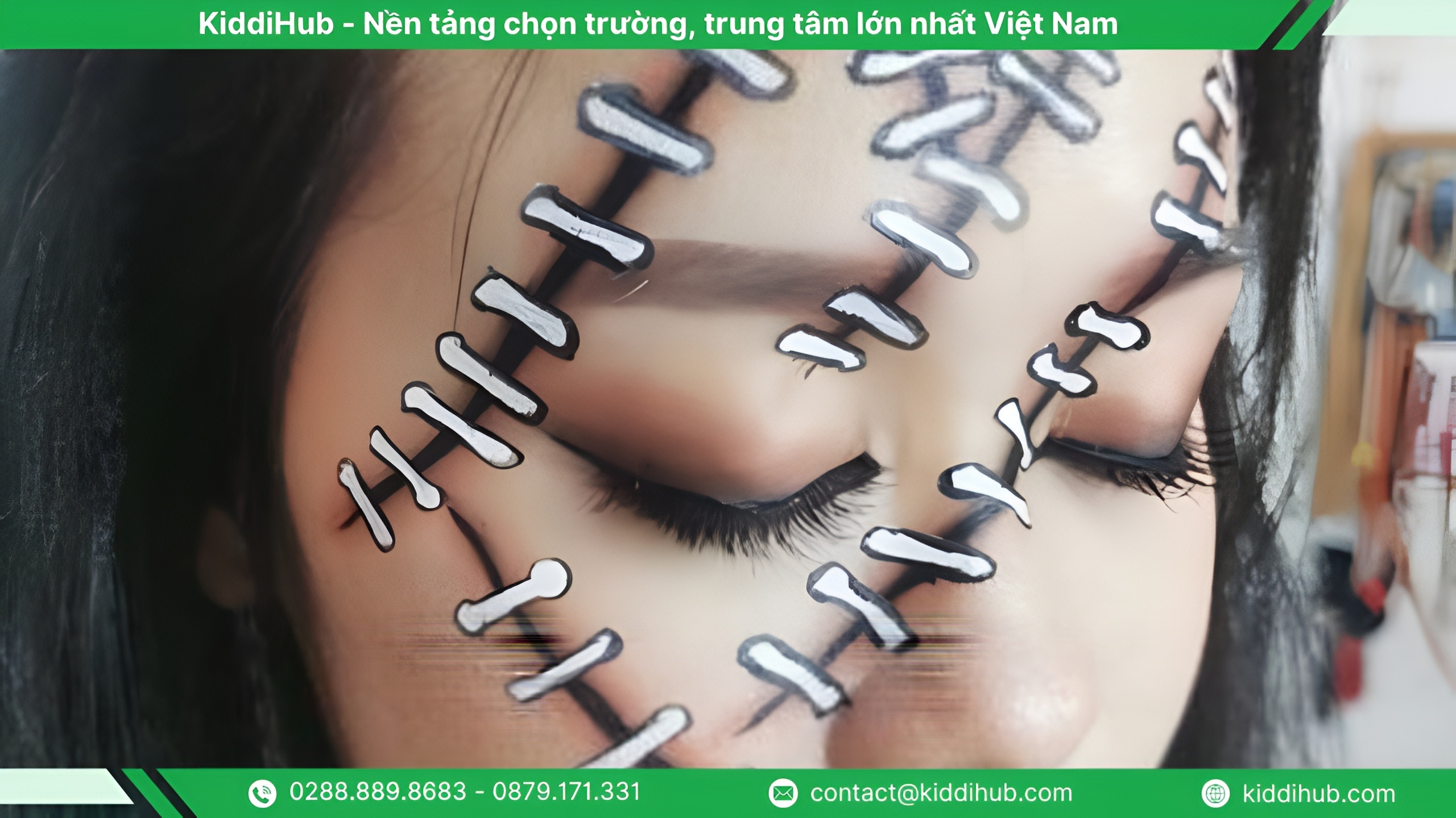 Vẽ mặt với vết sẹo