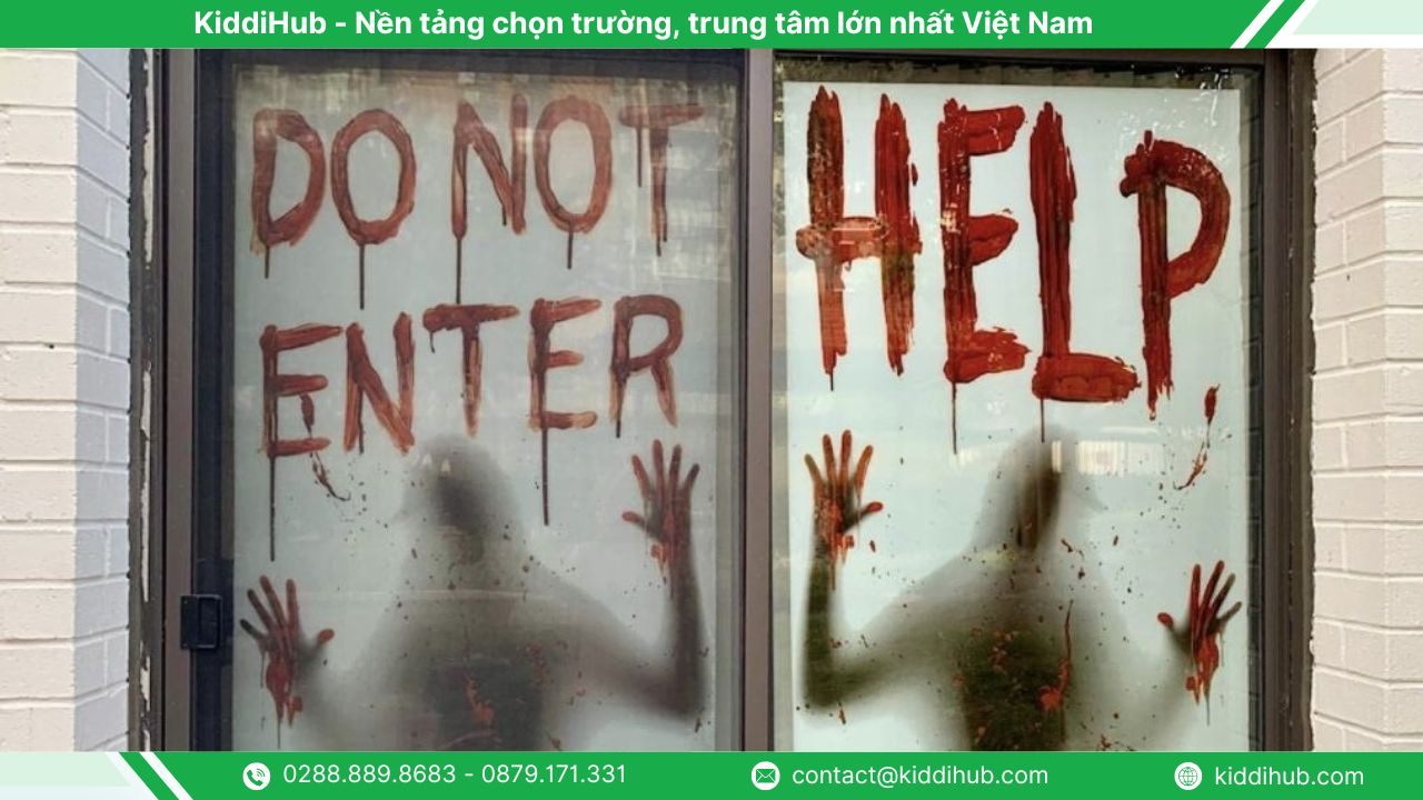 Trang trí nhà Halloween bằng màu sắc kinh dị