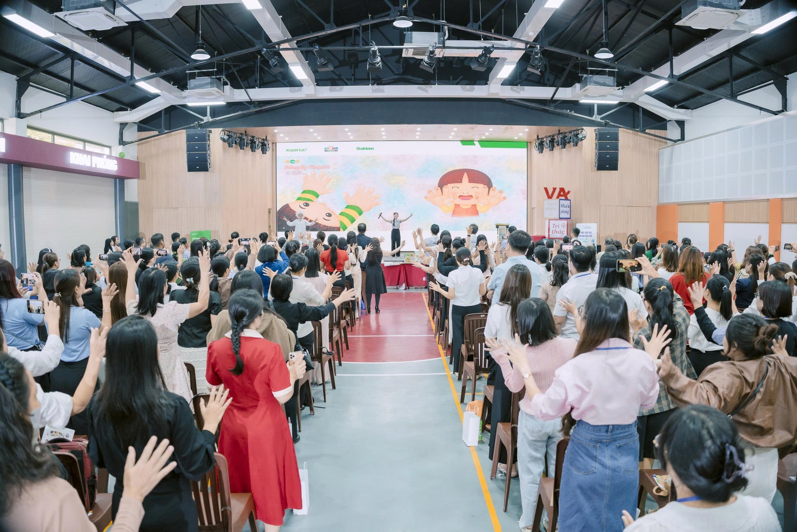 &nbsp;hội thảo STEAM Nhật Bản của KiddiHub